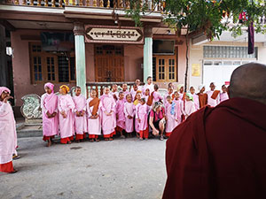 buddhist-nuns-mandalay